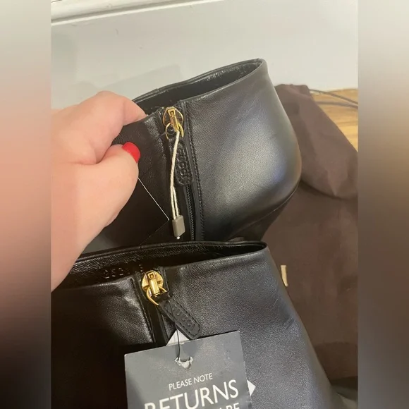 NWT Gucci Black Leather Ankle Boots Size 41 - Picture 4 of 7